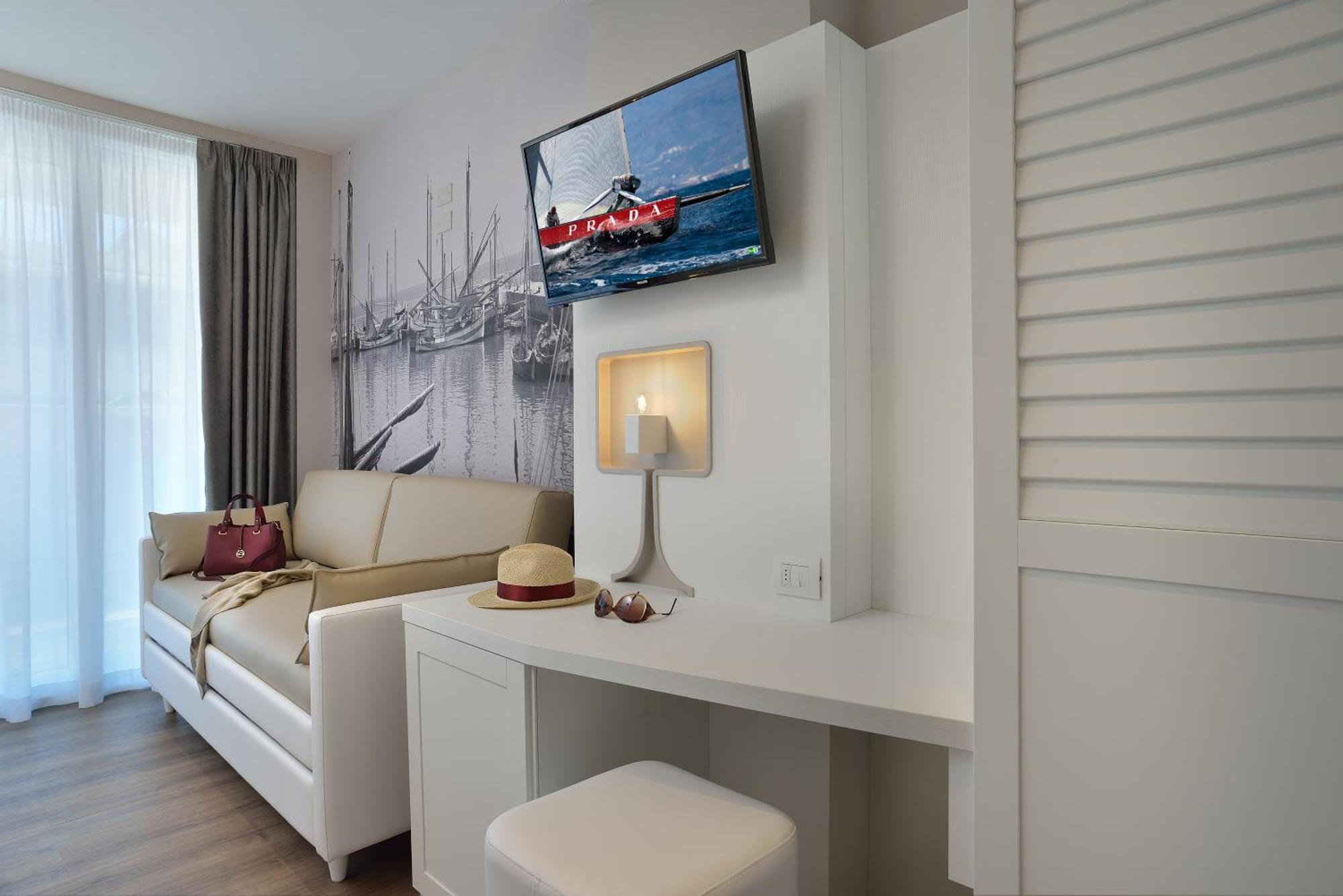 Embassy Hotel & Spa Cattolica Ngoại thất bức ảnh