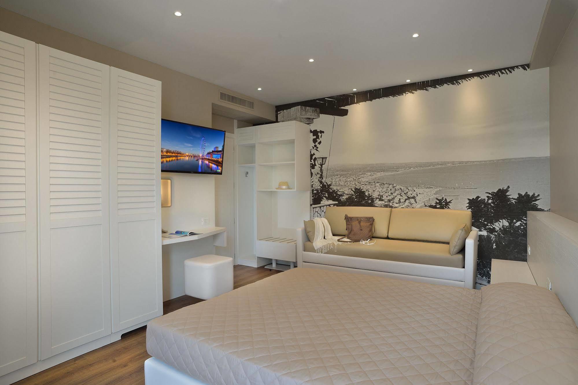 Embassy Hotel & Spa Cattolica Ngoại thất bức ảnh