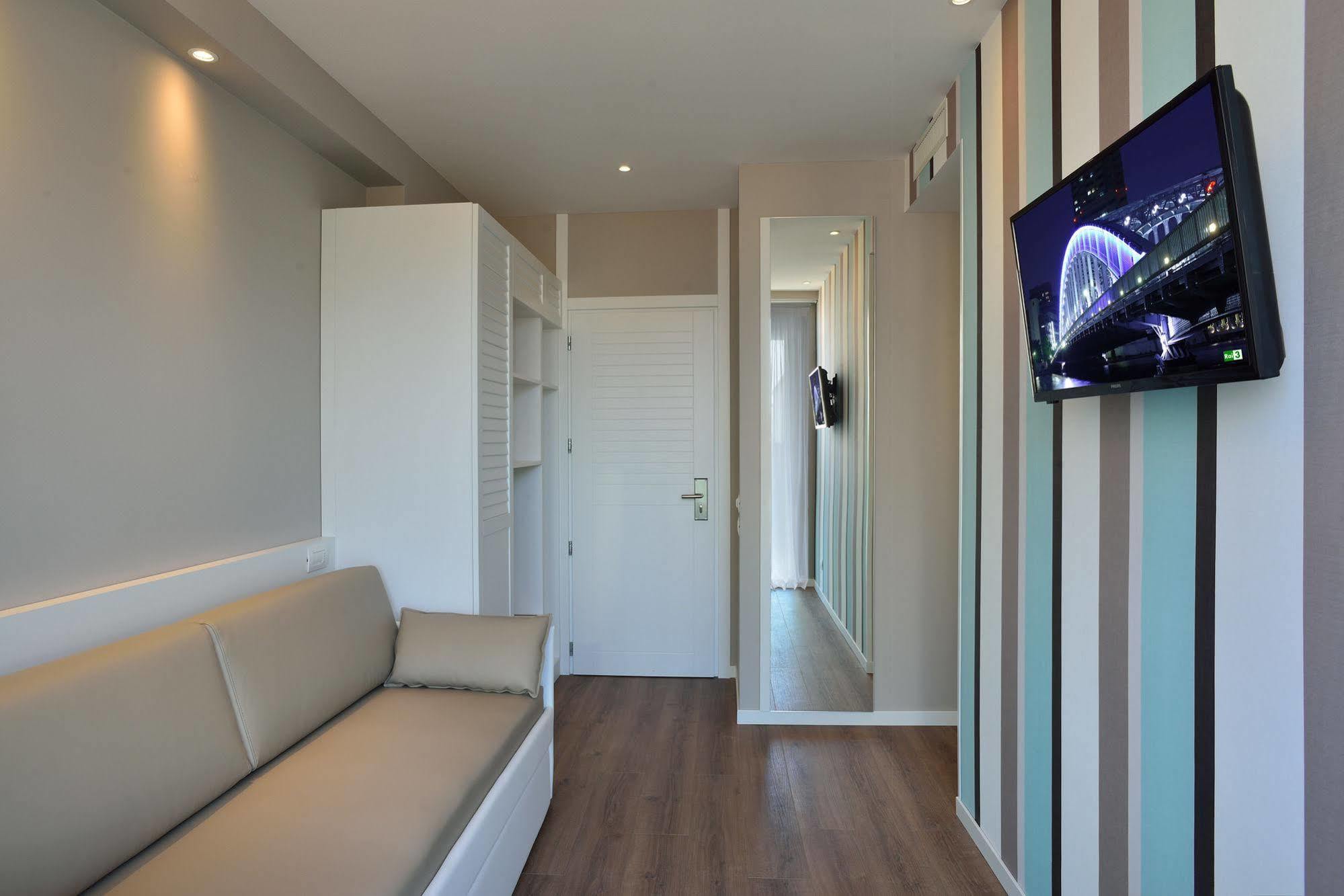 Embassy Hotel & Spa Cattolica Ngoại thất bức ảnh