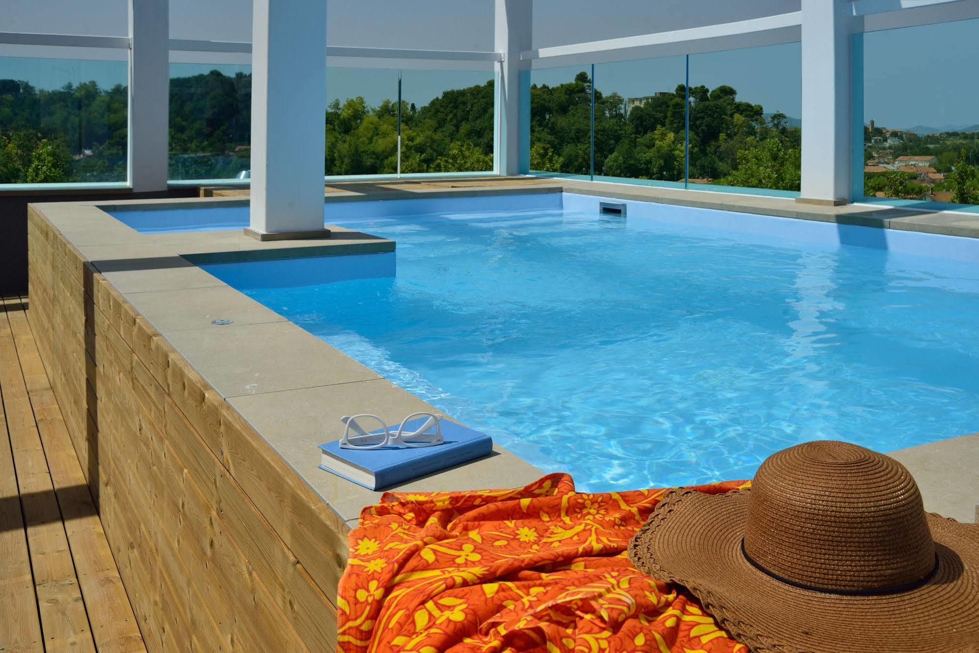 Embassy Hotel & Spa Cattolica Ngoại thất bức ảnh