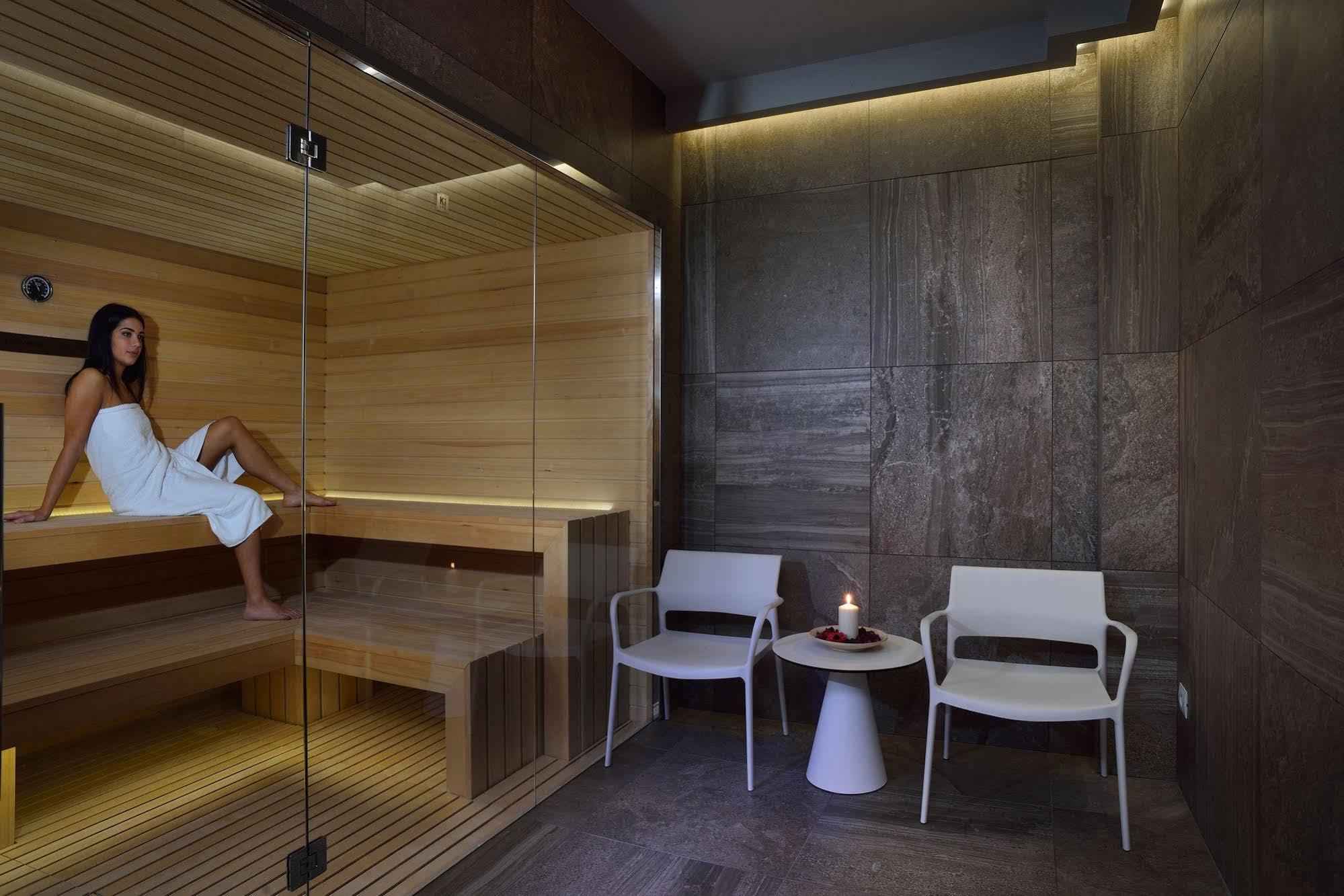 Embassy Hotel & Spa Cattolica Ngoại thất bức ảnh