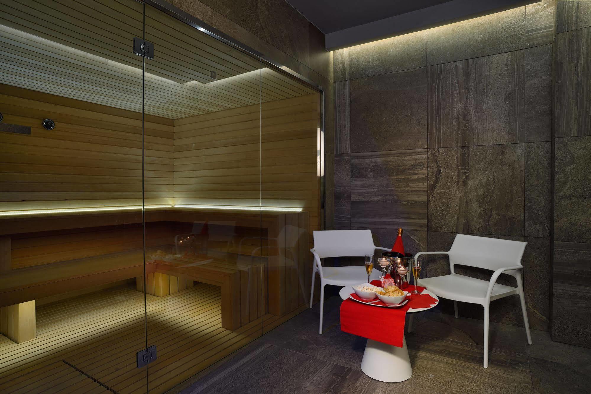Embassy Hotel & Spa Cattolica Ngoại thất bức ảnh